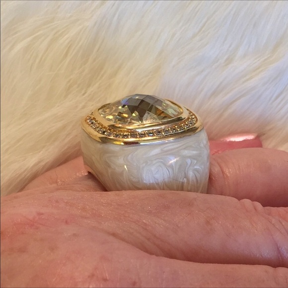 Lauren G. Adams CanaryYellow Champagne Cocktail8.4 - Picture 6 of 8